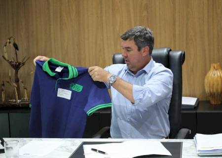 Pela primeira vez, administrativos da educação de MS terão uniforme