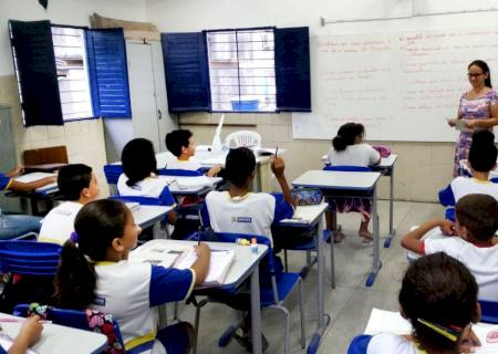 Mais de 50% das crianças do 2º ano do fundamental não conseguem ler