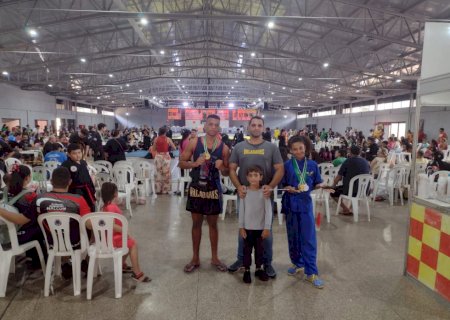 Atletas de Nova Andradina se destacam em Campeonato Internacional de Artes Marciais