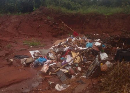 Lixão a céu aberto em Nova Casa Verde incomoda moradores