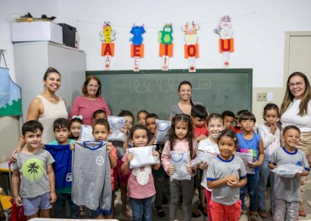 Batayporã inicia distribuição de kits de uniformes na Rede Municipal