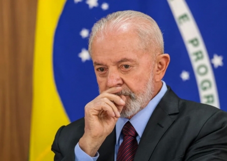 TSE multa Lula em R$ 250 mil por propaganda contra Bolsonaro
