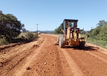 Para fortalecer logística, Governo de MS realiza obra em importante estrada de Coxim