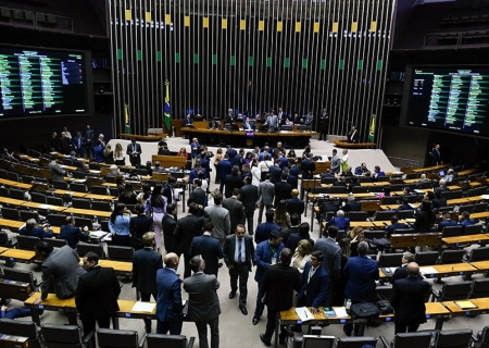 Congresso acaba com saídas temporárias de presos