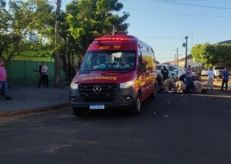 Colisão entre motos deixa uma pessoa ferida no centro de Nova Andradina