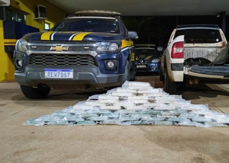 Saveiro que transportava cocaína é apreendida pela PRF em Três Lagoas