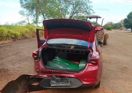 Traficante abandona carro com maconha após perseguição da PRF na região de Amandina