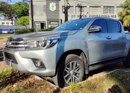 Dupla com caminhonete roubada no nordeste é presa pela PRF em Nova Casa Verde