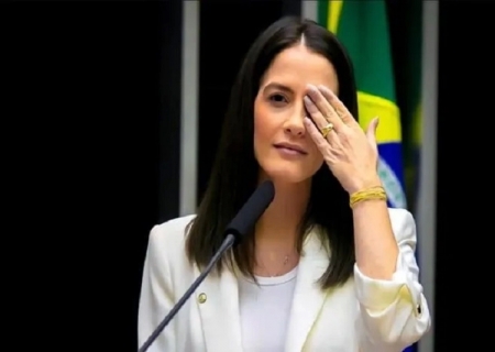 Deputada federal Amália Barros morre aos 39 anos