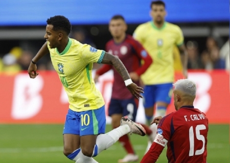 Brasil joga mal e fica só no empate diante da Costa Rica pela Copa América