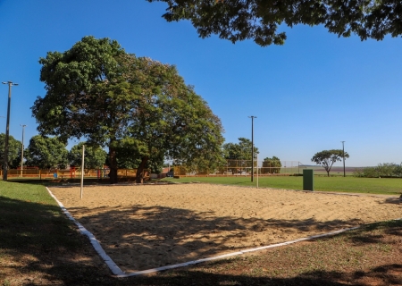 Praça Vilson Fabrício Matos passa por reforma e ganha novo visual