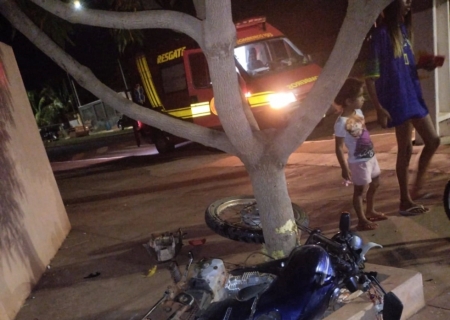 Vídeo: adolescente fica em estado grave após bater moto em caminhonete em Ivinhema