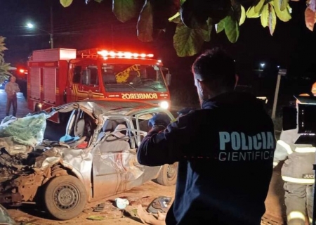 Duas pessoas morrem em colisão de carro com ônibus em Fátima do Sul