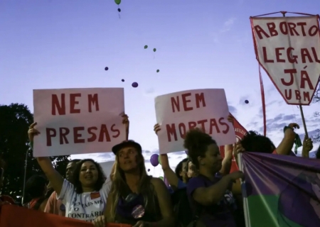 Aborto legal: falhas na rede de apoio penalizam meninas e mulheres