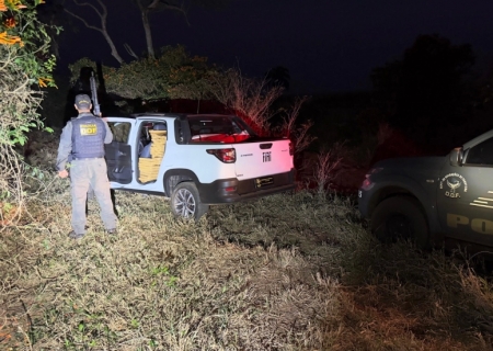 Veículo furtado em Minas Gerais é recuperado pelo DOF com mais de 300 quilos de maconha em Tacuru