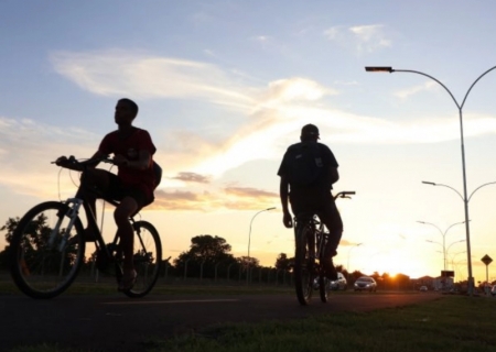 Sexta-feira registra temperaturas acima da média e sol é destaque na previsão para o Estado