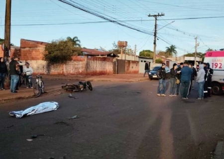 Motociclista morre e rapaz fica gravemente ferido em acidente na cidade de Dourados