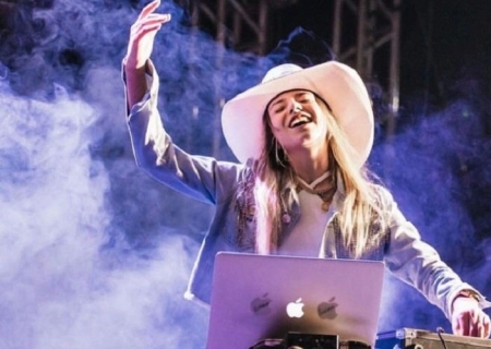 DJ Vic Miranda conquista até o agro tocando música eletrônica em exposição sertaneja de MS