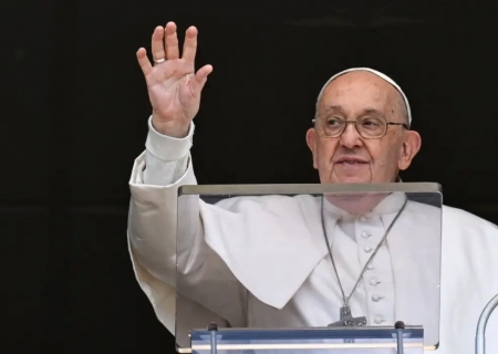 Papa Francisco diz que Terra está 'doente' em novo alerta sobre crise climática