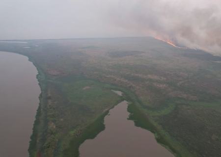 Incêndios florestais se intensificam em biomas de MS, e na fronteira com a Bolívia combate continua