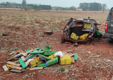 Traficante capota carro com uma tonelada de maconha durante fuga do DOF em Sidrolândia