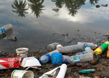 Brasil lança por ano 1,3 milhão de toneladas de plástico no oceano