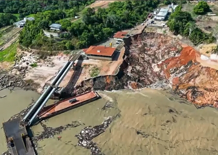 Porto em Manacapuru, no Amazonas, desaba em meio a obras