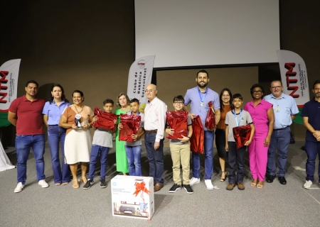 Estudantes expõe projetos inovadores na II Feira de Robótica Sustentável