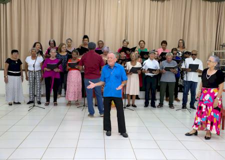 Dia Internacional da Mulher é celebrado com alegria no Centro de Convivência do Idoso