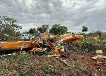 Avião agrícola cai e piloto morre em propriedade rural de Iguatemi