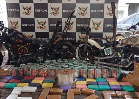 Polícia prende 'família do tráfico' e apreende fuzis e drogas em Ponta Porã