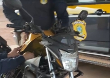Polícia encontra cocaína escondida em tanque de combustível de motocicleta na BR-262