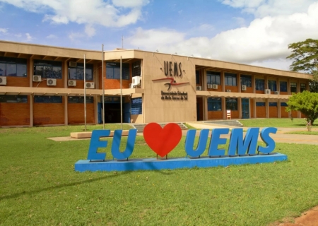 Concurso da UEMS com salários que chegam a R$ 11 mil segue com inscrições abertas até quinta-feira (26)