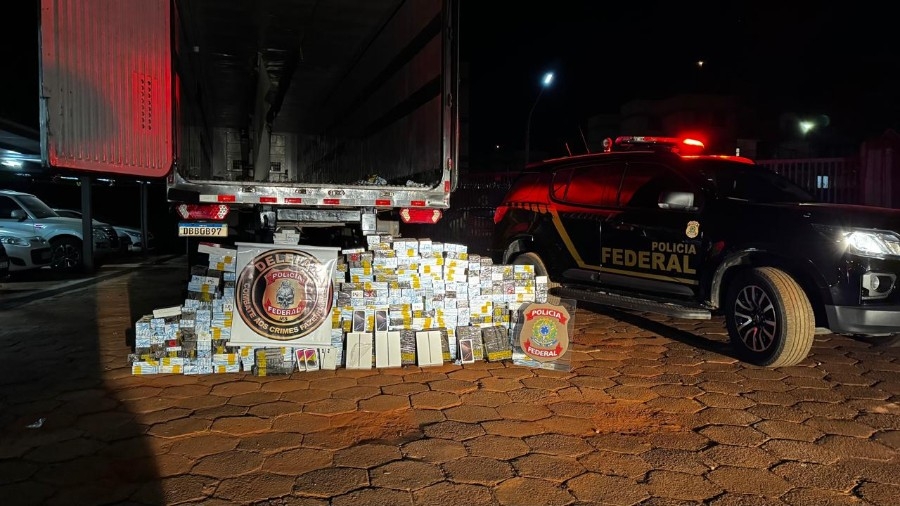 PF apreende mil celulares irregulares em caminhão frigorífico na BR-163