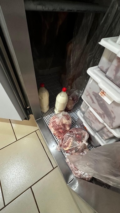 DECON realiza operação em Terenos e autua proprietário de açougue por venda irregular de carne