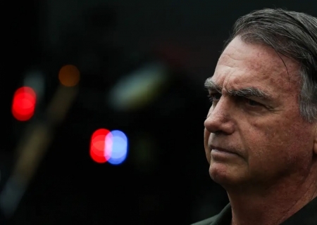 Defesa pede revogação de medidas cautelares contra Jair Bolsonaro