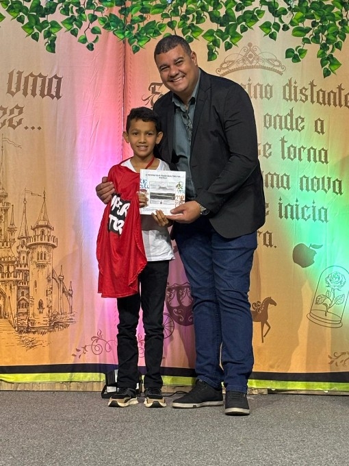 Noite de Autógrafos celebra talento e criatividade de alunos da Escola João de Lima Paes em Nova Andradina