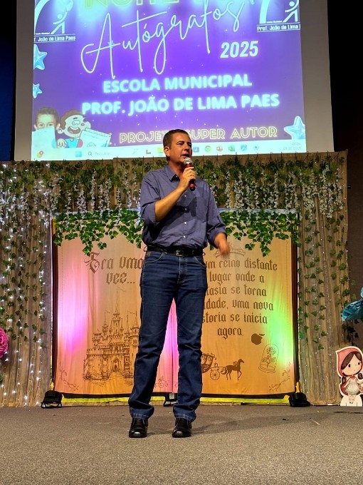 Noite de Autógrafos celebra talento e criatividade de alunos da Escola João de Lima Paes em Nova Andradina