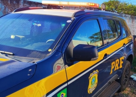 Após perseguição policial, motorista abandona carro com mais de 100 kg de maconha em Água Clara