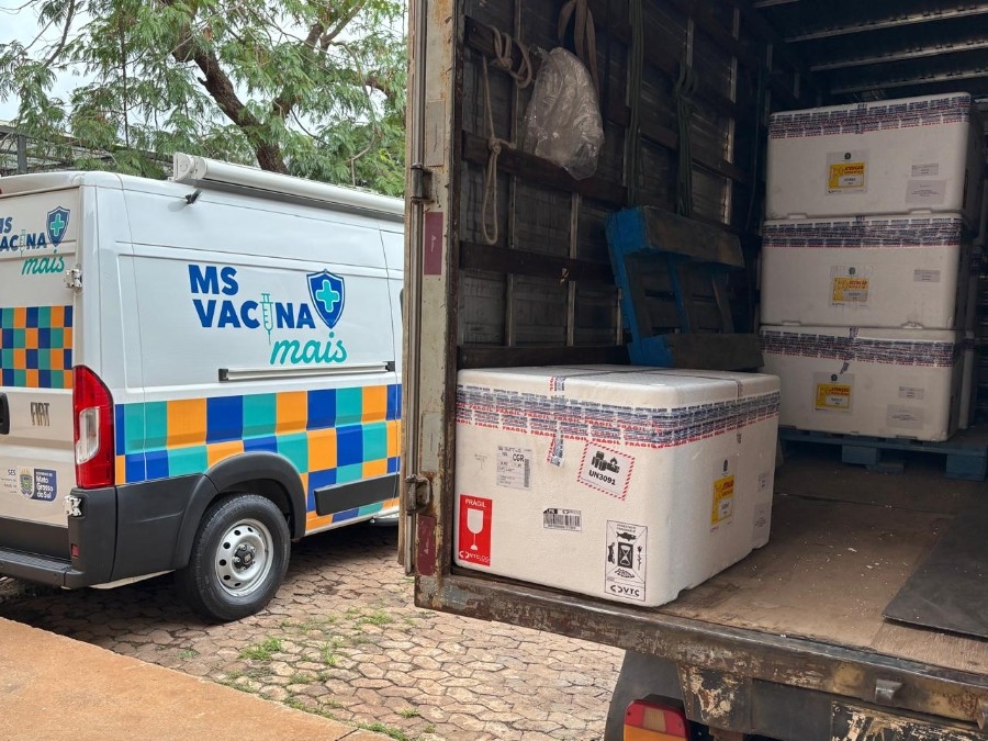 MS recebe 7,8 mil doses de vacina contra dengue para profissionais da Atenção Primária