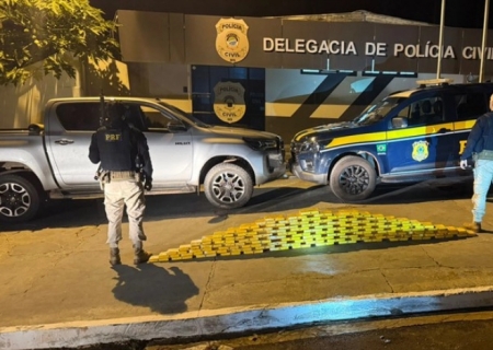 Caminhonete furtada é apreendida com mais de 100 kg de cocaína em MS