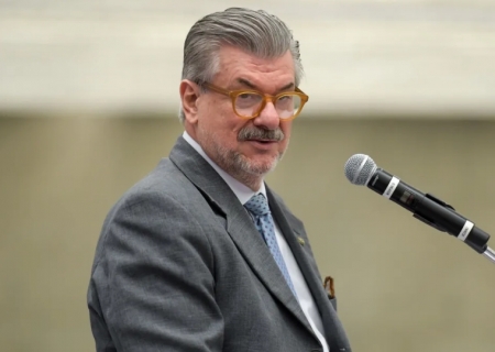 STJ afasta ministro denunciado por importunação sexual