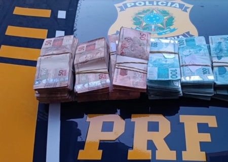PRF apreende 84 kg de cocaína e R$ 195 mil em Anastácio