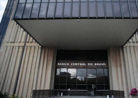 Copom se reúne nesta quarta-feira com expectativa de nova queda da Selic em meio a pressões inflacionárias