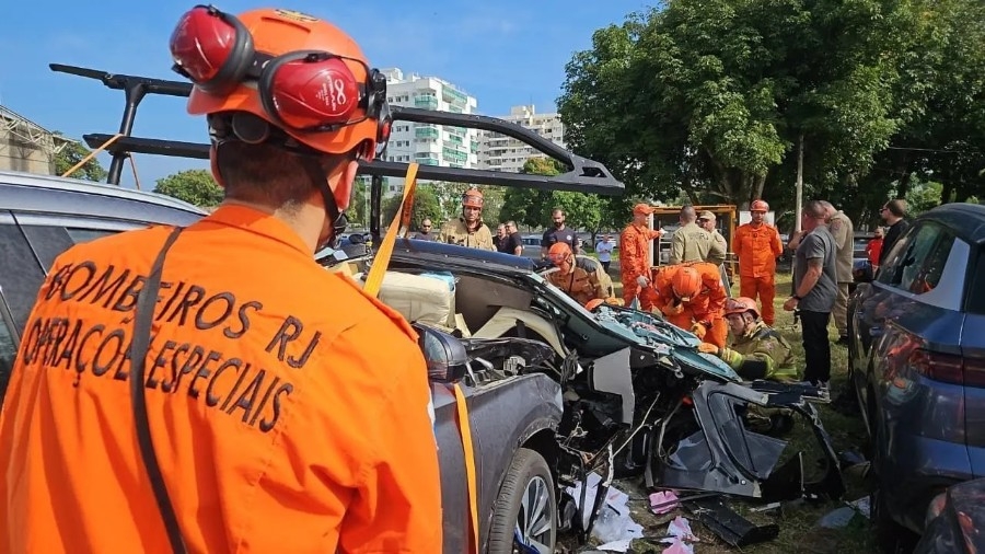 Dois helicópteros se chocam e deixam seis mortos no Rio