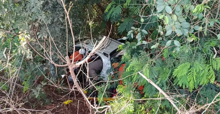 Motorista fica gravemente ferido após saída de pista na BR-163 entre Dourados e Caarapó