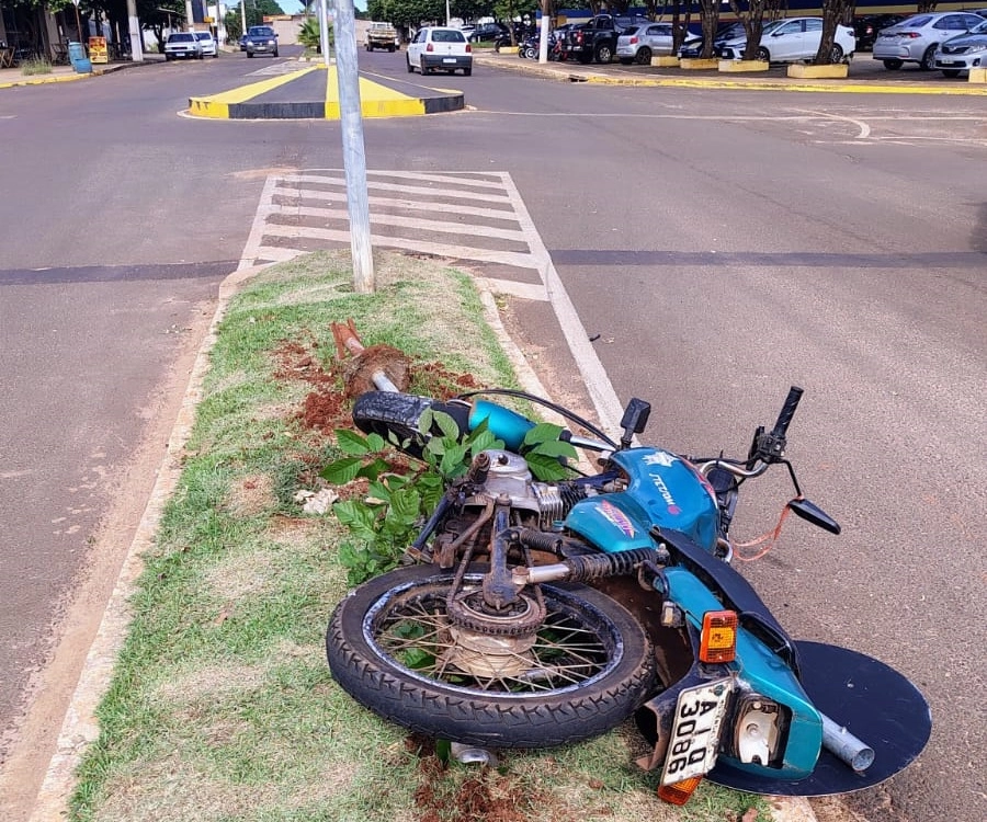 Queda de moto mobiliza Bombeiros e deixa jovem ferido em Ivinhema