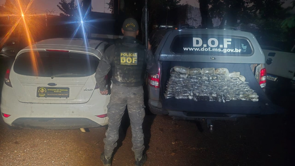 Traficante é preso com haxixe e skunk em carro com fundo falso