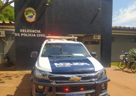 Homem é levado à delegacia após confusão e danos em residência em Angélica