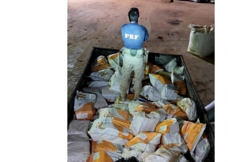 Caminhão é abandonado com 4 toneladas de maconha em Ponta Porã